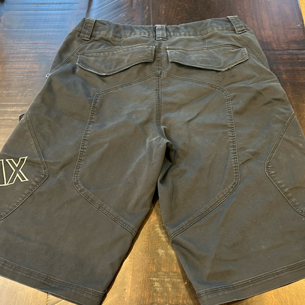 FOX Racing Shorts Size 30 - Picture 3 of 4